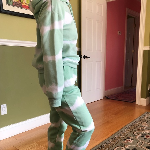 Almost unused/ like new jogging set hoodie + pants size Small - Picture 2 of 5